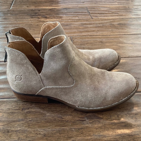 Born Kerri Crème Visone Distressed Suede Leather Ankle Boots Shoes Size 7M Beige - Picture 2 of 12